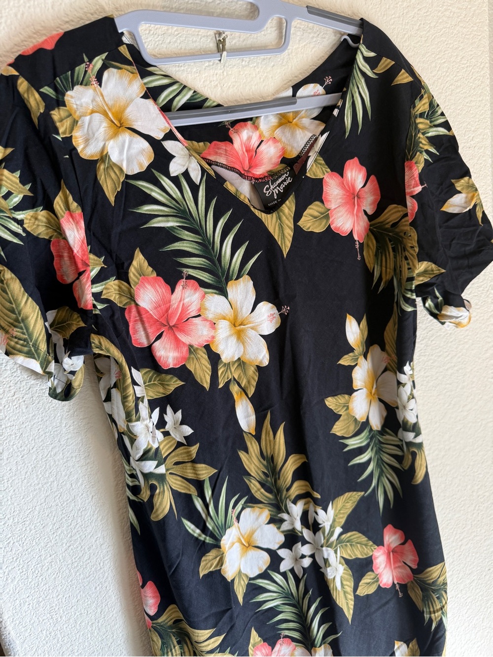 Hibiscus Stephanotis Tea-Length Bias Cut, Bottom Flare Dress Shannon Marie HI - Picture 2 of 9
